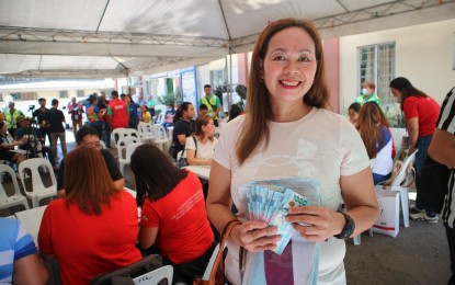 182 rice retailers in Davao get P15K subsidy each from DSWD