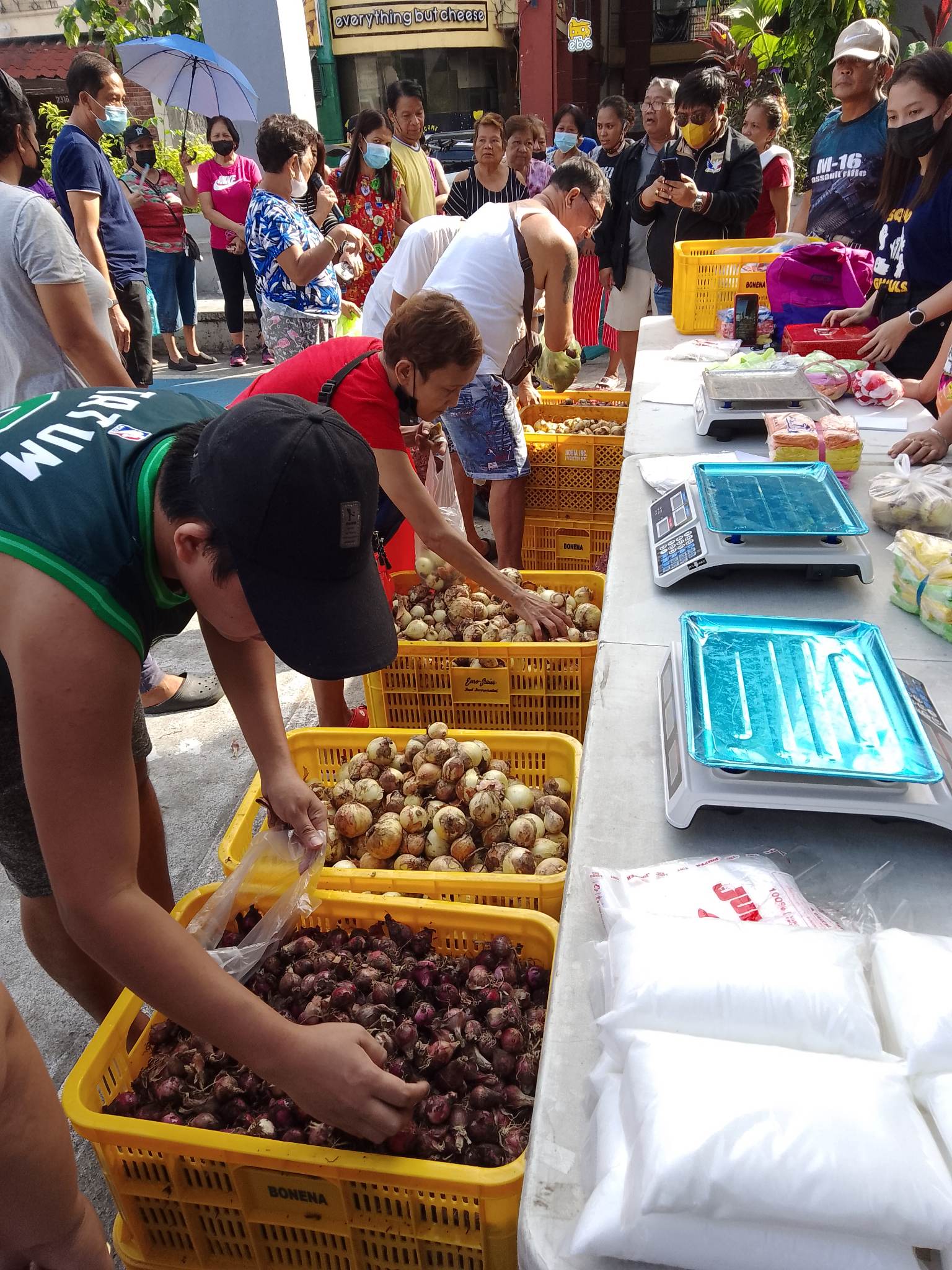 KADIWA sells native red, white onions for P170/kilo