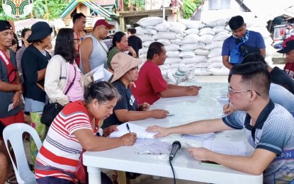Calamity-hit farmers in E. Samar get replacement seeds