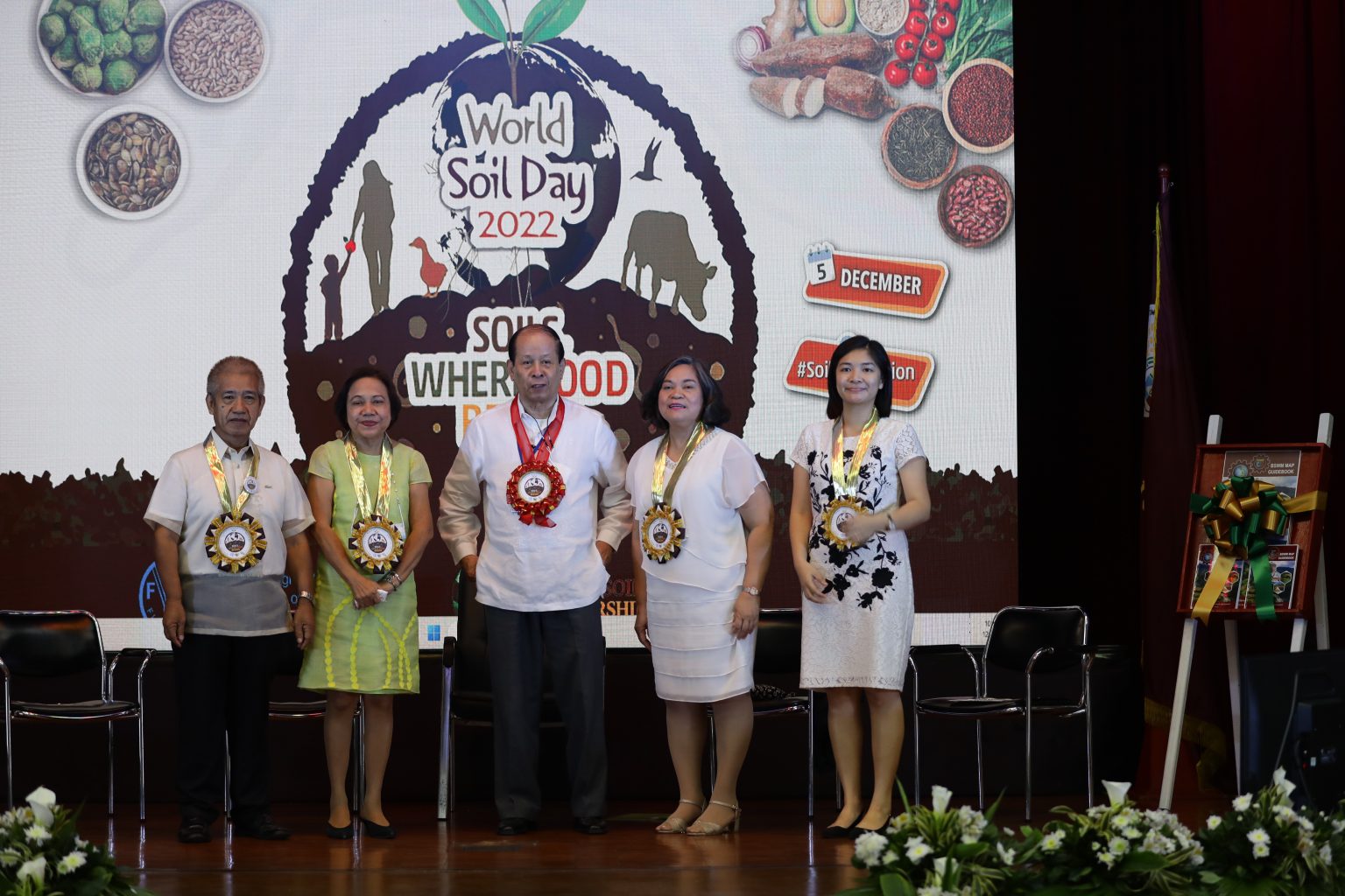 WSD celeb stresses importance of healthy soil in producing food