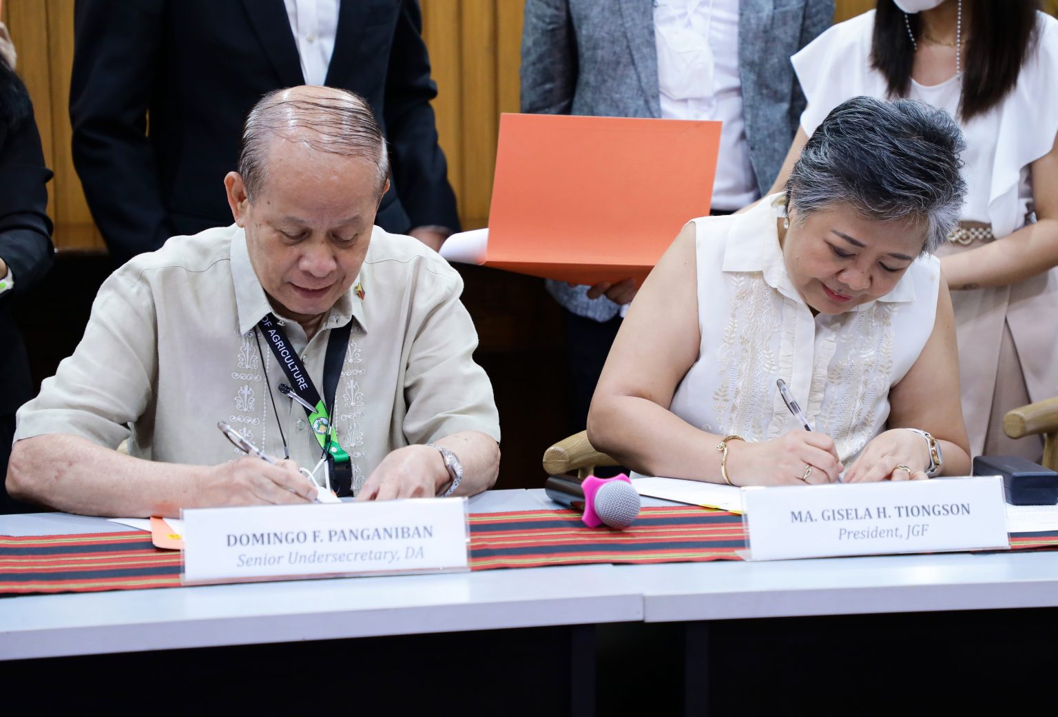 DA, Jollibee Group Foundation sign MOA to promote agri-fisheries clustering and consolidation