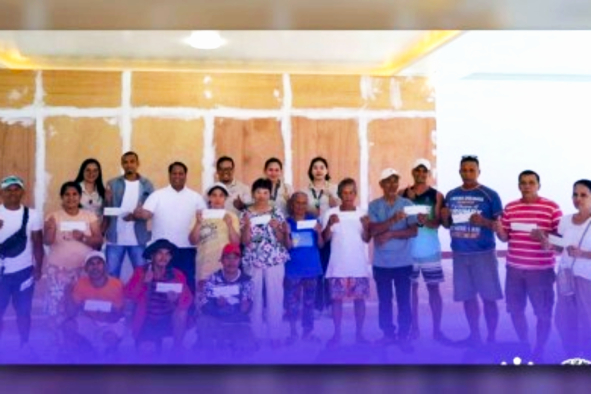 Hog raisers in Southern Leyte town receive ASF compensation from DA