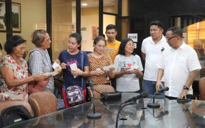 P11.9-M insurance claims released to 551 swine raisers in Antique
