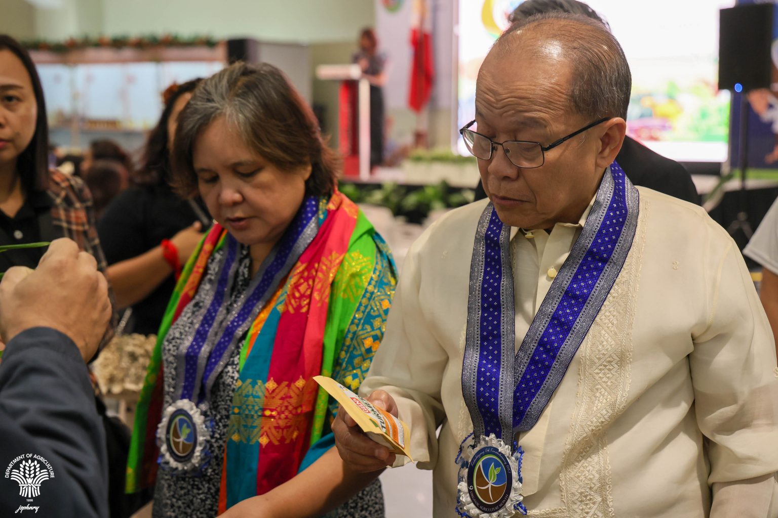 DA features local organic and natural products at an expo in Mandaluyong